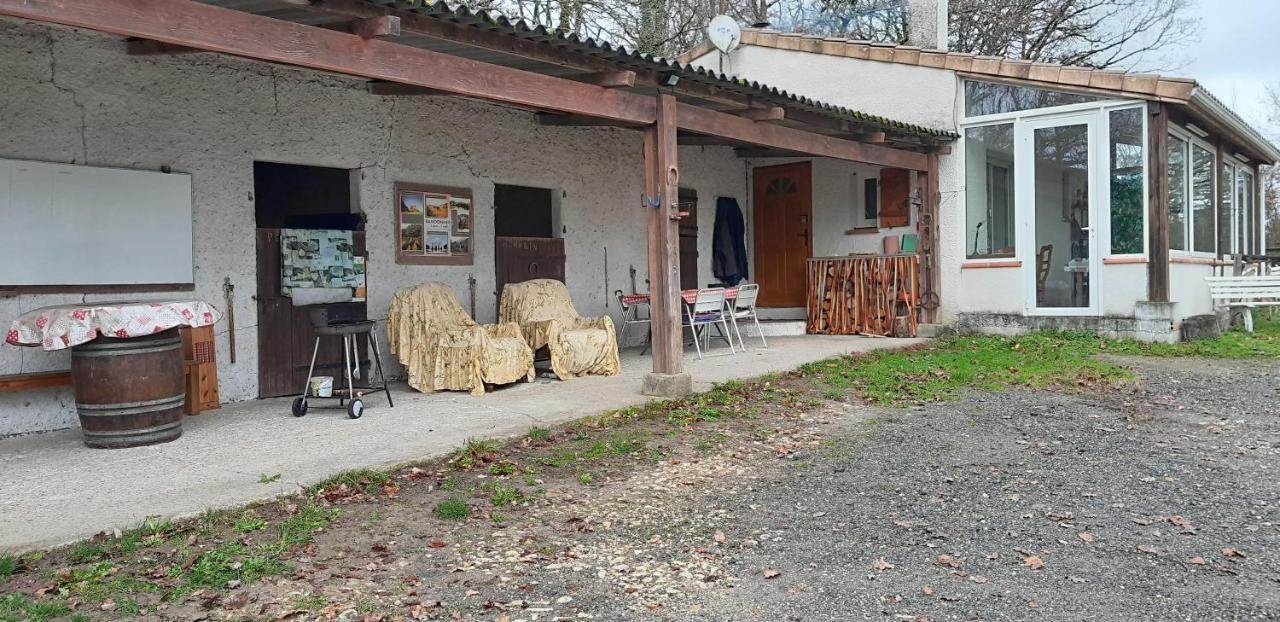 Ferme Equestre Des Abrons Villa Pailloles ภายนอก รูปภาพ